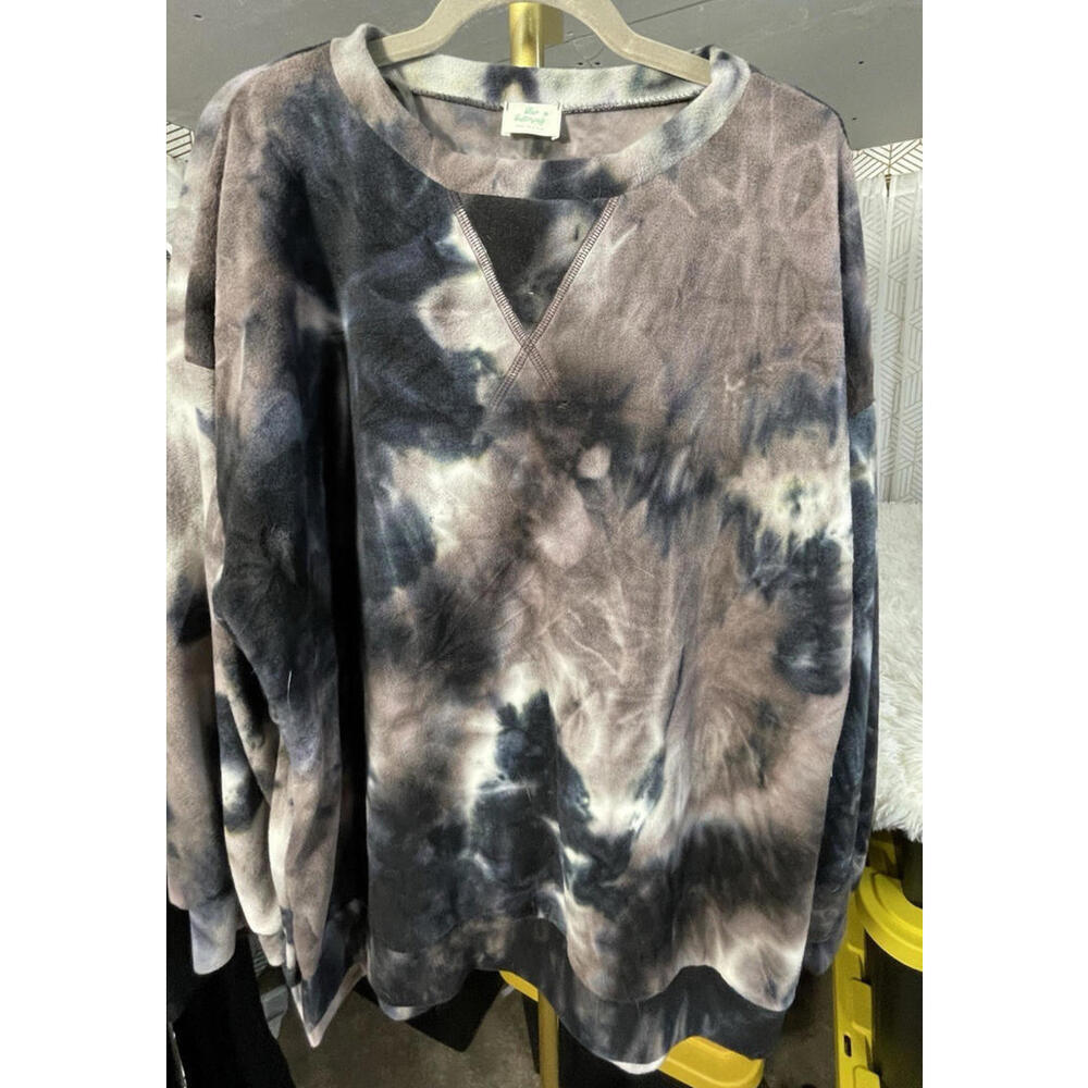 NWT Blue buttercup Soft Brushed Tie-Dye Women’s Sweatshirt Crewneck Pullover L